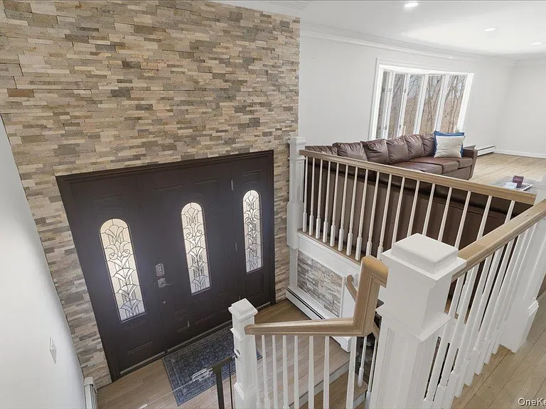 263 Oyster Bay Rd — Photo 7