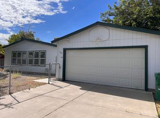 995 Green Valley Dr, Fernley, NV 89408