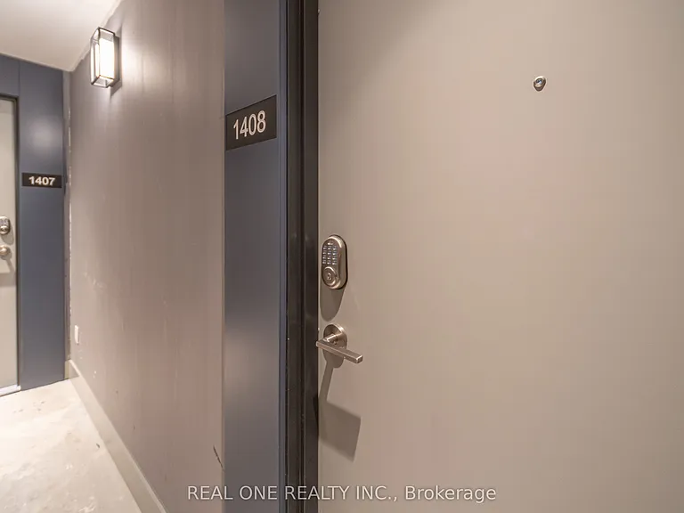 30 Upper Mall Way #1408 — Photo 5