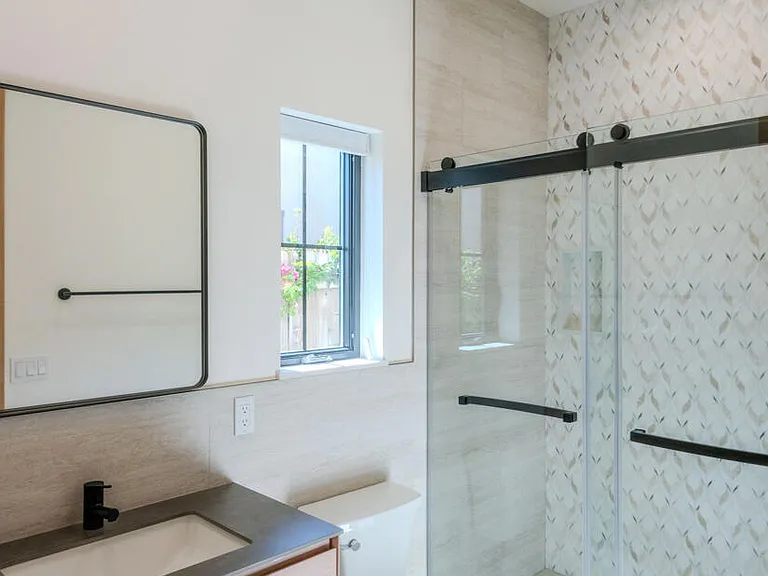 4819 Oakwood Ave — Photo 33