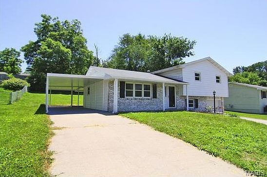 1st image of 523 Lyndhurst Dr