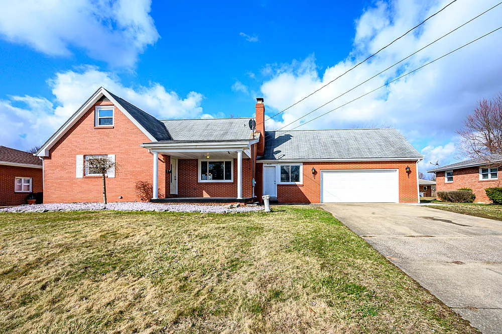 468 Sycamore Dr photo 1