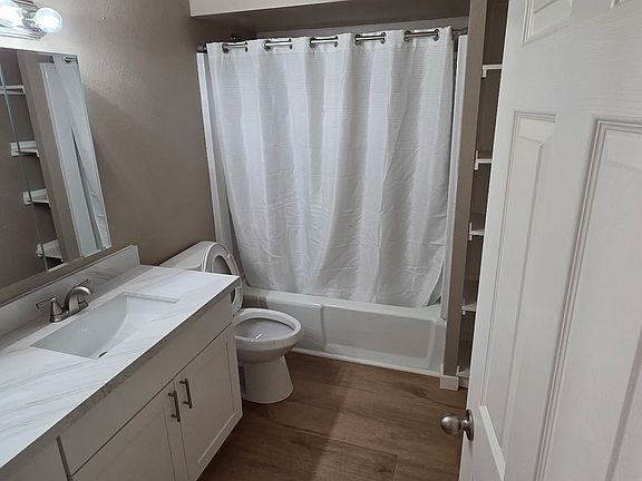 4th image of 4010-4012 112th St E #4010