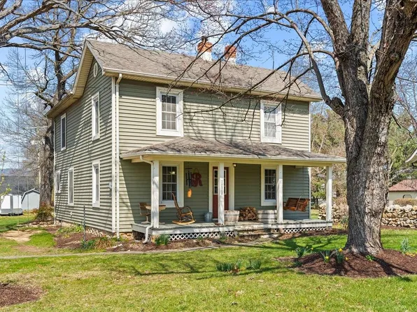 7110 Rocky Bar Rd, Elkton, VA 22827