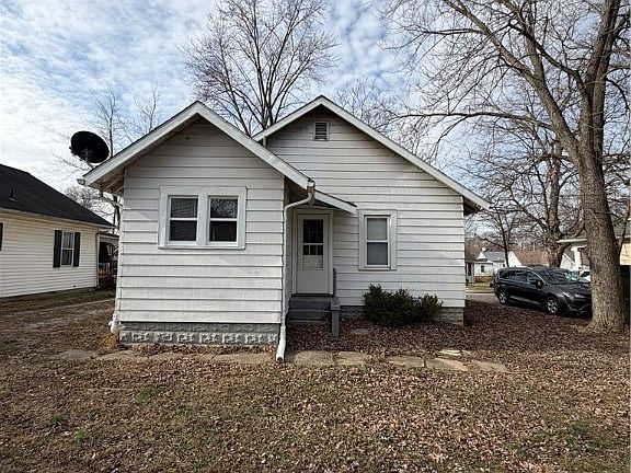 4th image of 906 S 3rd St