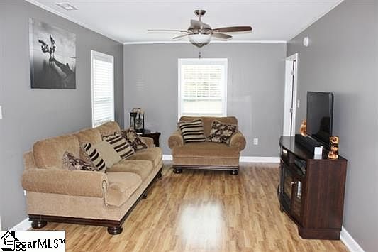 4th image of 150 Leslie Ln