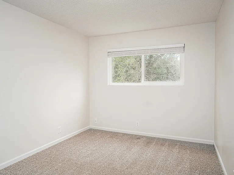 6131 Montecito Blvd — Photo 5