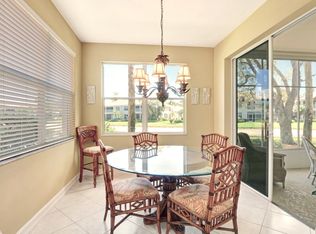 784 Carrick Bend Cir APT 101, Naples, FL 34110
