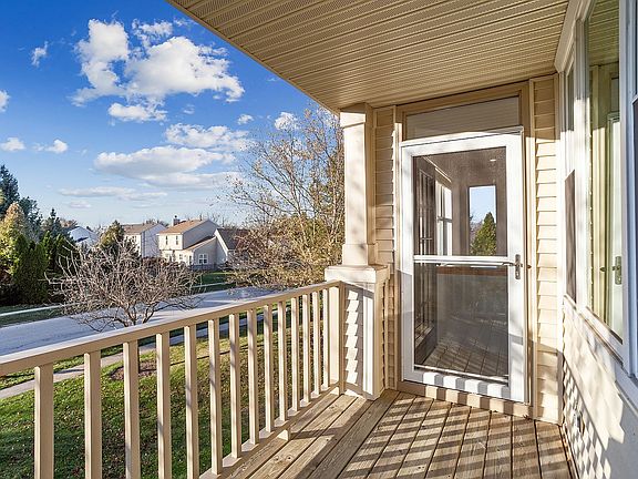 2nd image of 530 Chesterfield Ct #530