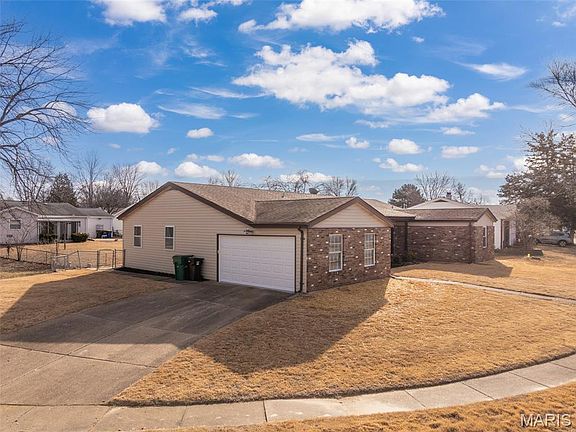 3rd image of 4086 Waterfall Dr