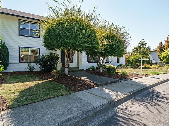 3rd image of 4709 NW 131st St
