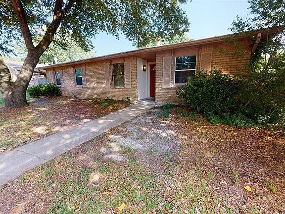 3rd image of 3417 Meadow Oaks Dr