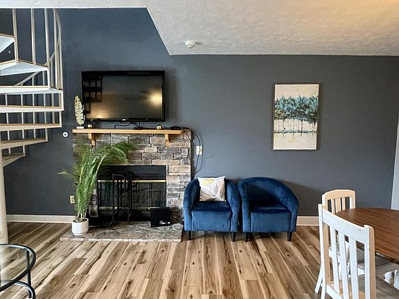 3rd image of 3710 Weber Rd #305-C