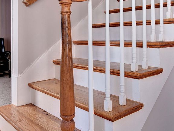 Stairs leading to 2nd Floor