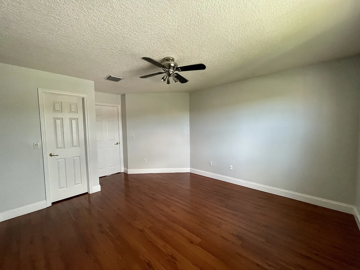 Building Photo - 12738 Maypan Dr #570