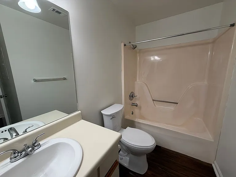 601 N Gay St #D202 — Photo 11