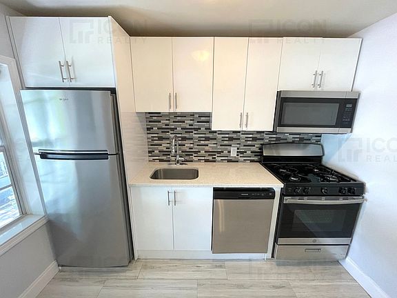 2nd image of 1605 E Broward Blvd APT 5