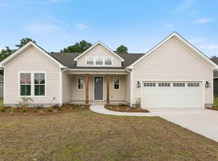 60 Avondale Dr, Crawfordville, FL 32327