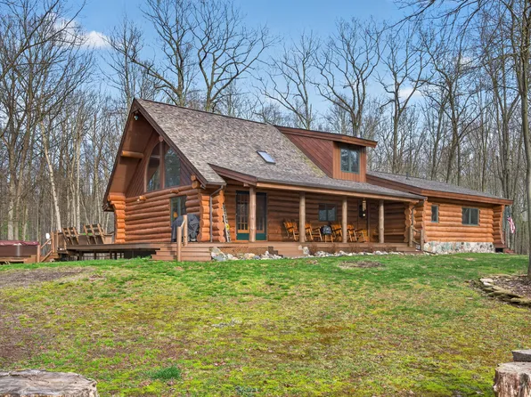 837 E Whitetail Dr, Midland, MI 48640