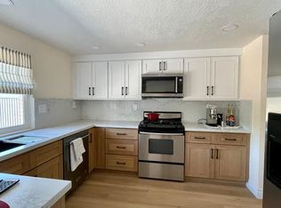 2878 Cape Dr, Corona, CA 92882