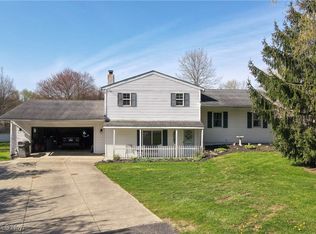 2543 Ranfield Rd, Mogadore, OH 44260