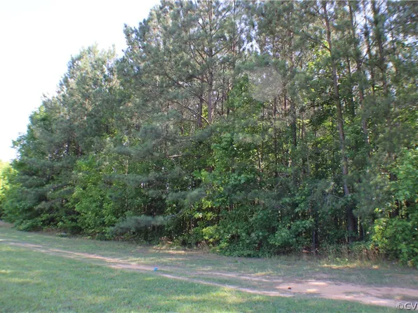 8717 River Rd #1, Petersburg, VA 23803