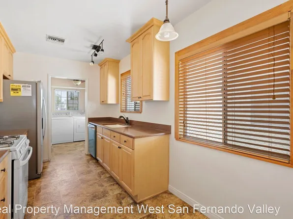 8022 Louise Ave, Northridge, CA 91325