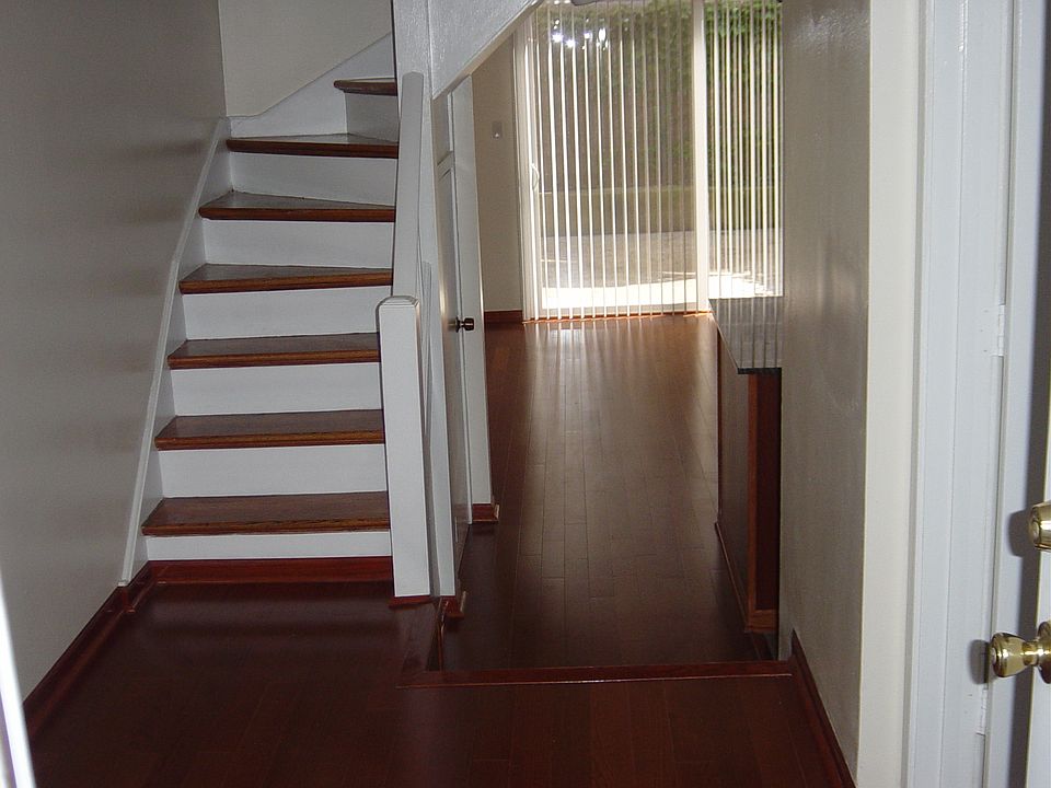 1st image of 4900 S Blackstone Ave #11