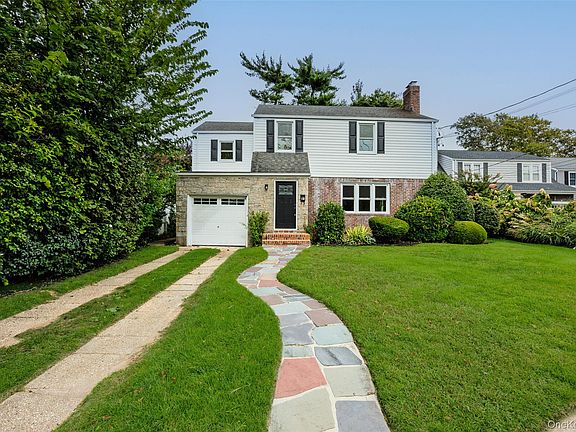 3rd image of 81 Rowe Avenue