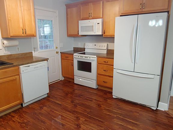 Kitchen (right side)