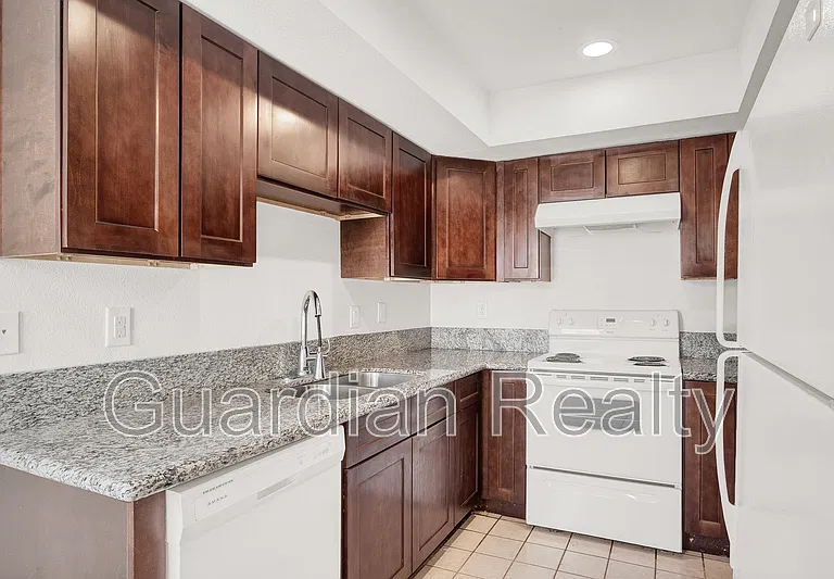 2639 Jacyra Ave — Photo 9