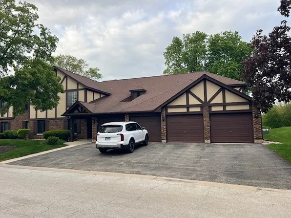 1715 Lakecliffe Dr APT B, Wheaton, IL 60189