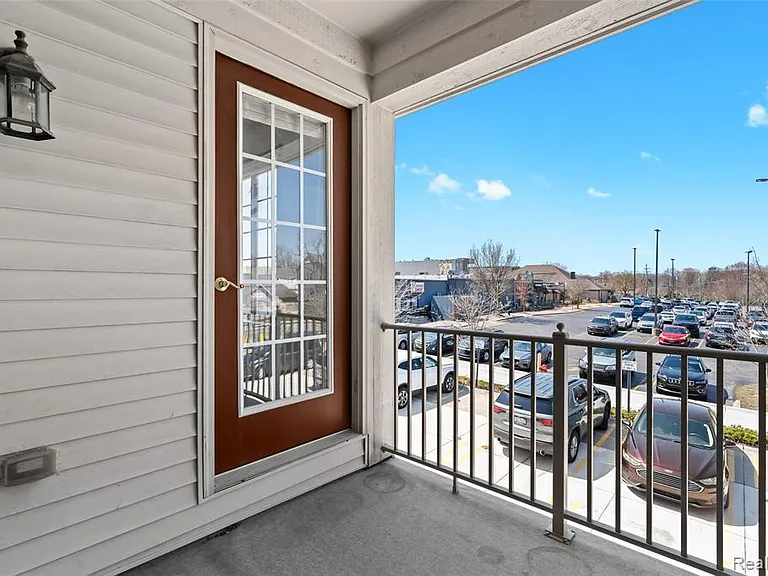 17 N Squirrel Rd — Photo 31