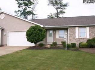 1176 Ridge Lake Dr, Mineral Ridge, OH 44440