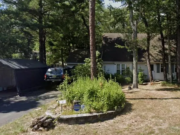 2 Normandy Dr, Medford, NJ 08055