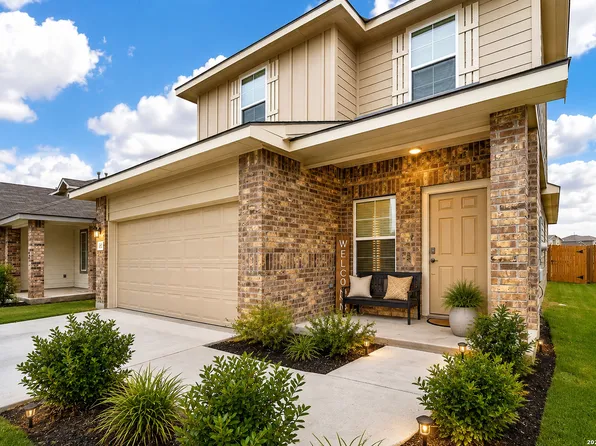 125 Legendary Trail Loop, Floresville, TX 78114