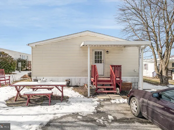 296 Dallas Dr, Grantville, PA 17028