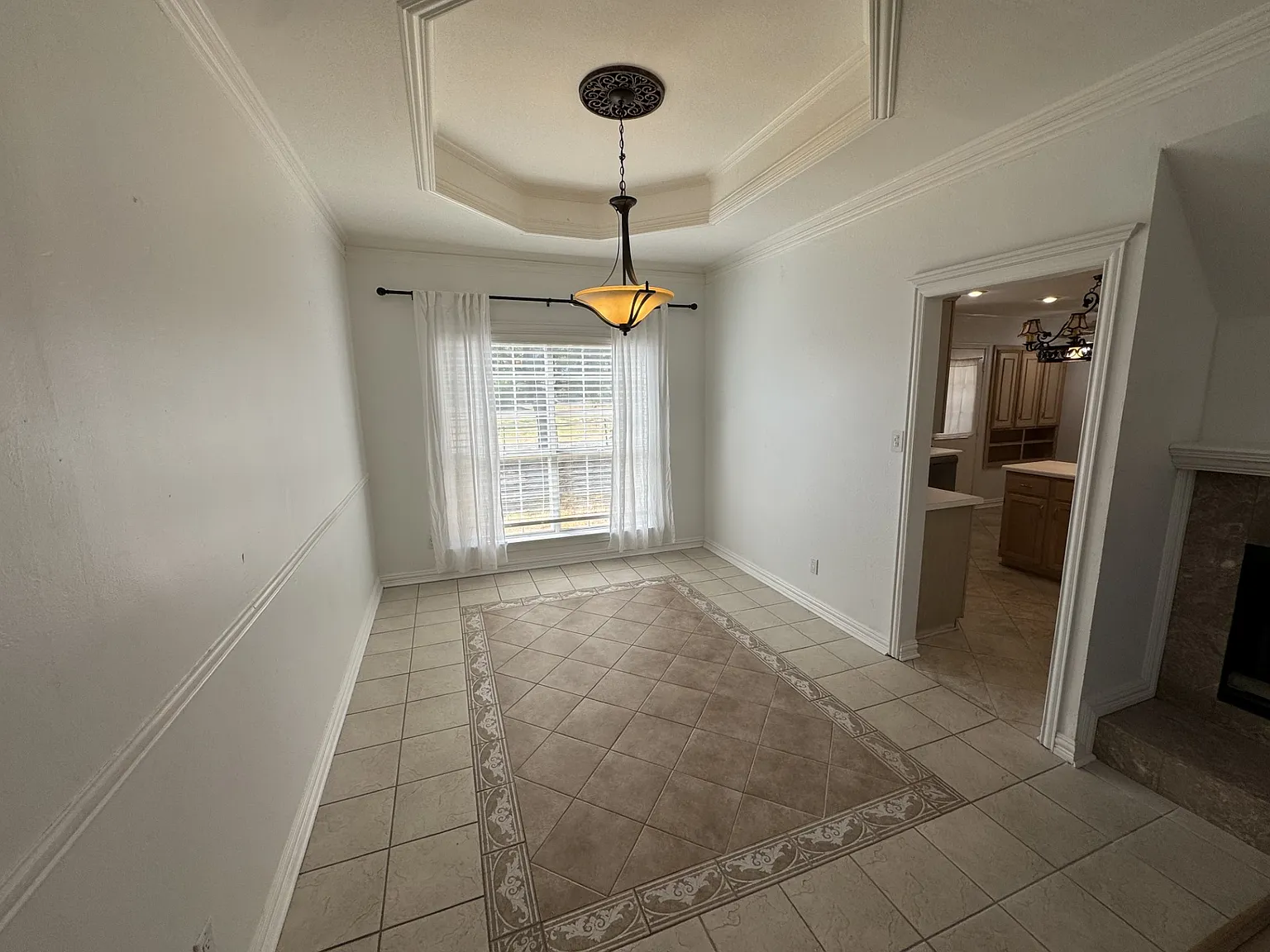 3 bed, 1945 sqft, $2,450 — Photo 4