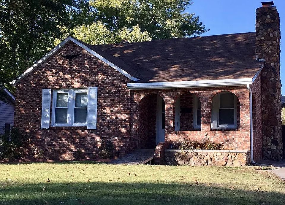 1st image of 608 Highland Dr