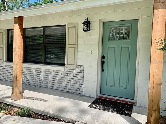3rd image of 1205 SE 32nd Ave