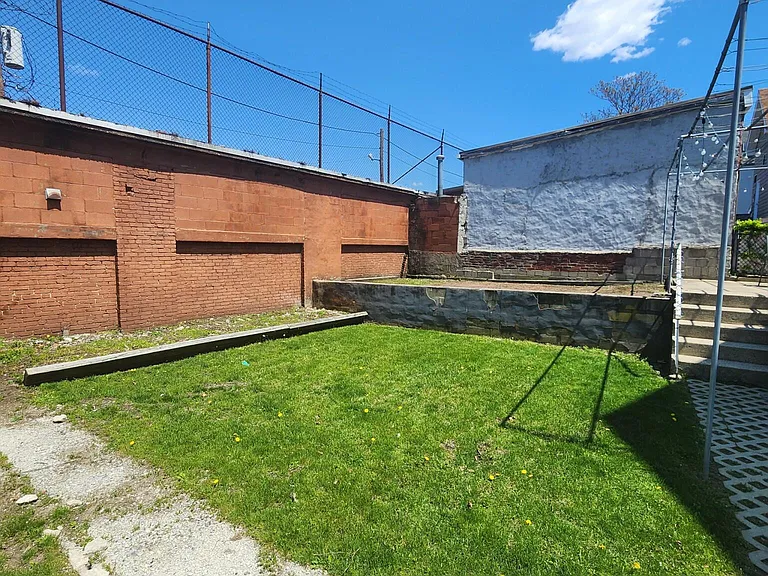 331 Washington St #2 — Photo 33