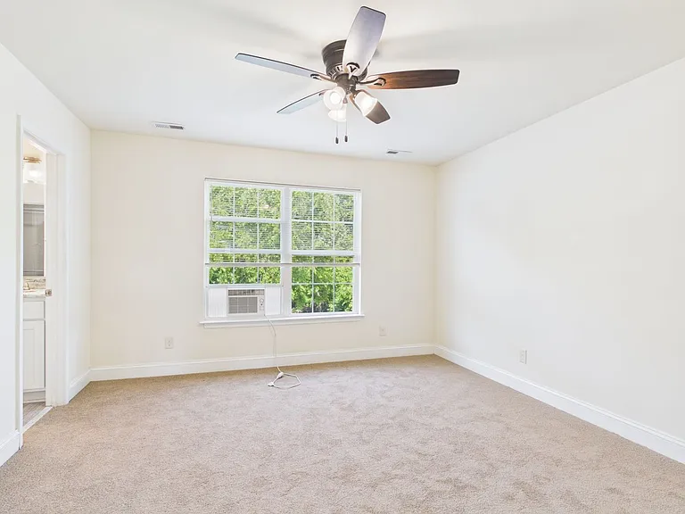 4901 Warwick Rd E — Photo 35