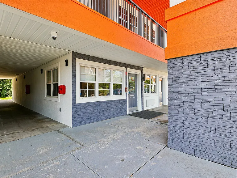 11457 Chester Rd — Photo 21