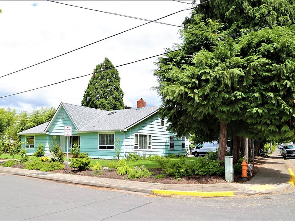 1st image of 2095 SE Debord St