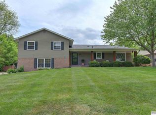 10817 Cedar St, Omaha, NE 68124