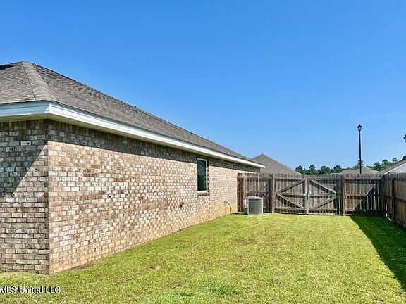 3rd image of 18155 Big Leaf Dr