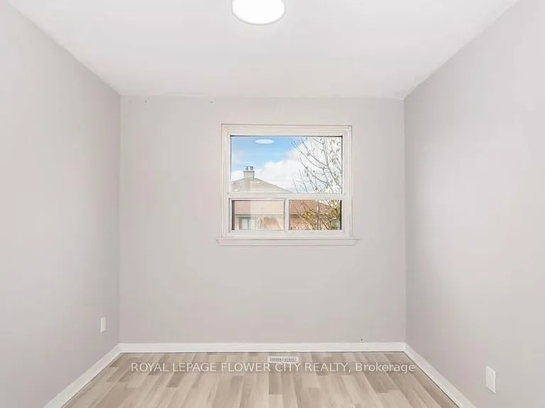 3 Clayhall Cres — Photo 20