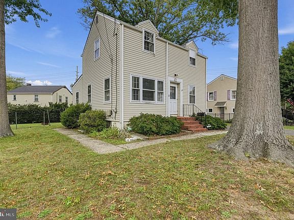 3rd image of 104 Harron Ave