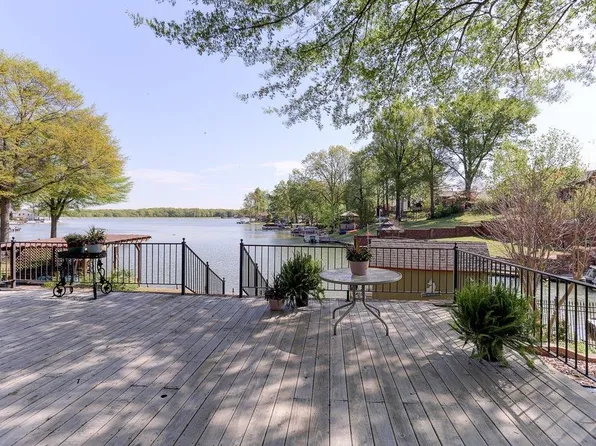 9654 Blue Spruce Dr, Lakeland, TN 38002