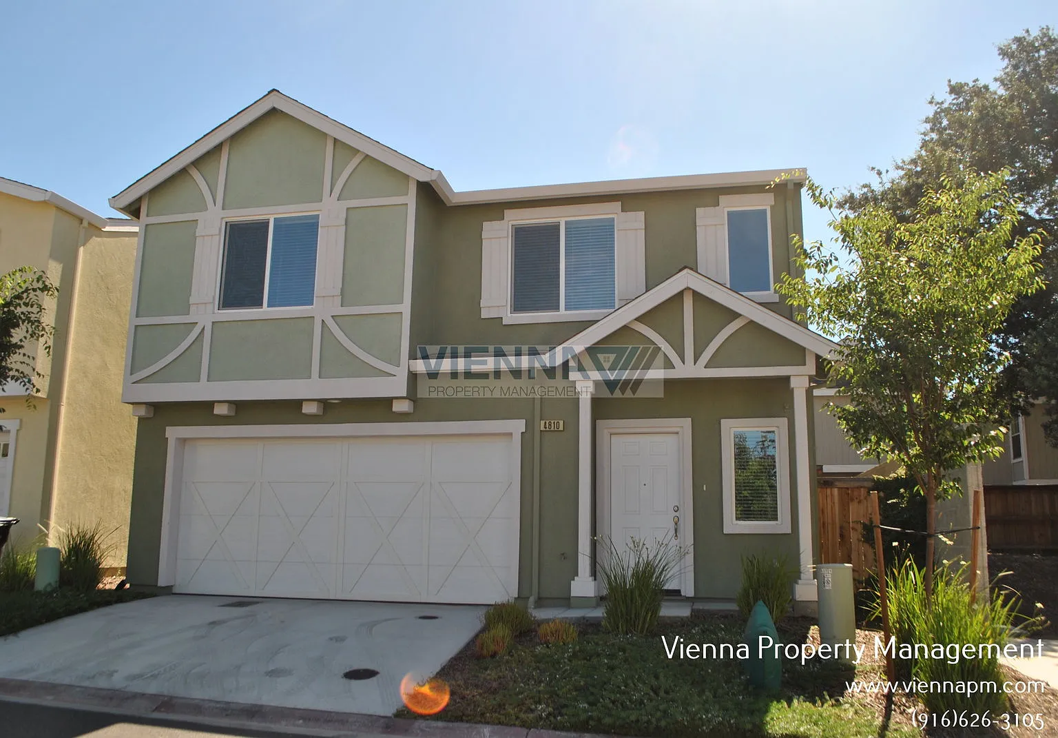 3 bed, 2.5 bath, 1663 sqft, $2,695 — Photo 1